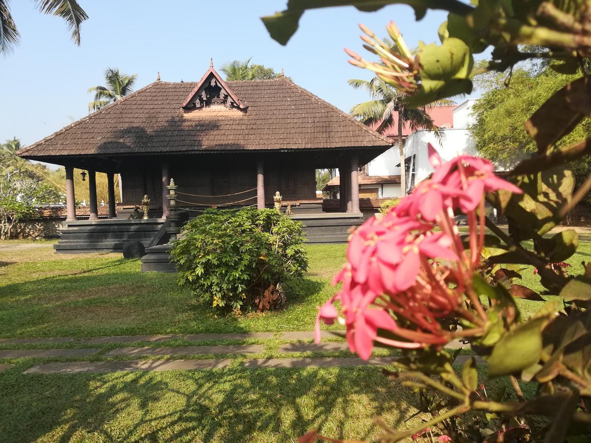 Alappuzha Treebo Tryst Travancore Palace Cherthala מראה חיצוני תמונה